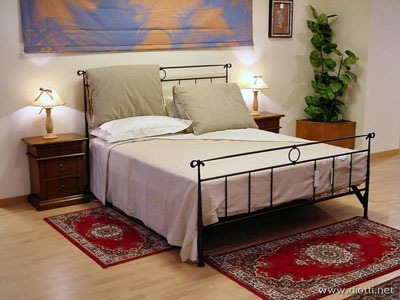 tappeti scendiletto camera da letto: piccoli, grandi, lana rasata